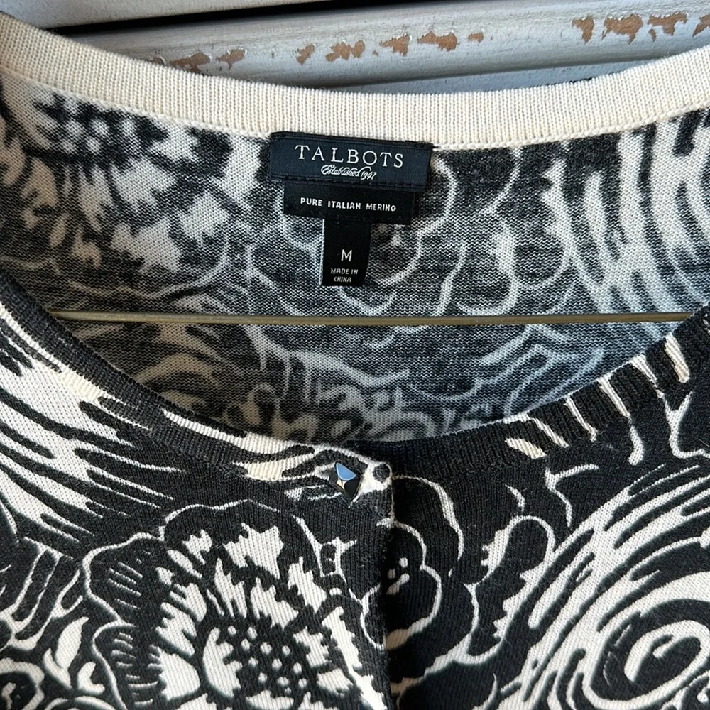 Talbots women’s cardigan sweater size Medium. Excellent condition - Picture 2 of 3